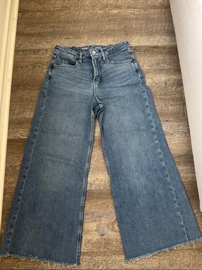 Old Navy Wide-Leg High Rise Jeans in Blue Wash